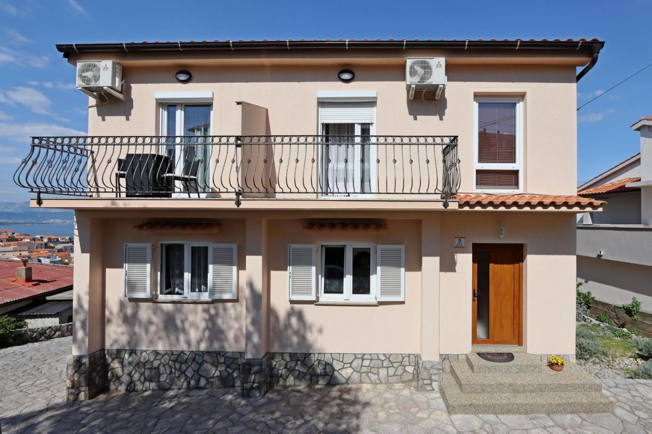 Apartments And Rooms With Parking Space Vrbnik, Krk - 5299 외부 사진
