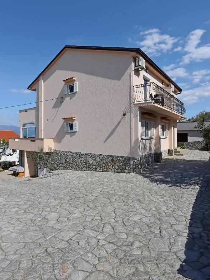 Apartments And Rooms With Parking Space Vrbnik, Krk - 5299 외부 사진