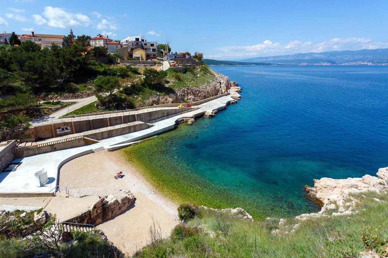 Apartments And Rooms With Parking Space Vrbnik, Krk - 5299 외부 사진