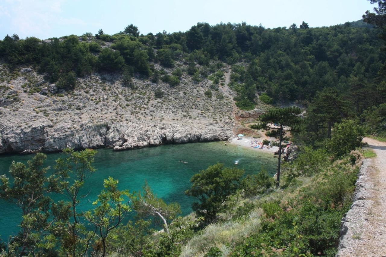 Apartments And Rooms With Parking Space Vrbnik, Krk - 5299 외부 사진