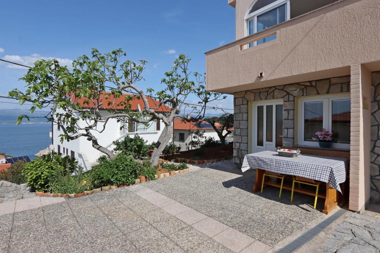 Apartments And Rooms With Parking Space Vrbnik, Krk - 5299 외부 사진